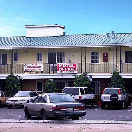 Stockton Travelers Motel Dış mekan fotoğraf